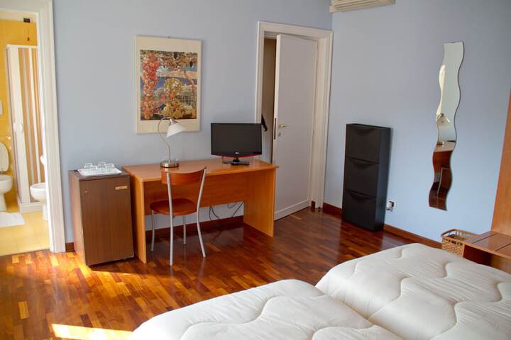 Room 15 of 23