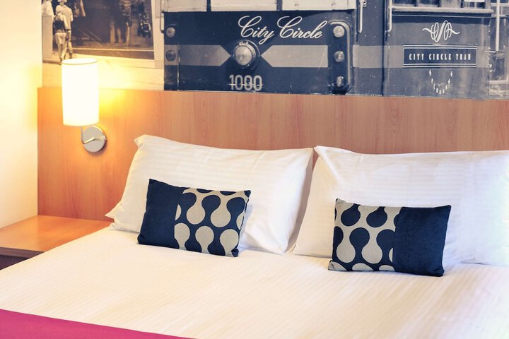 Room 17 of 33