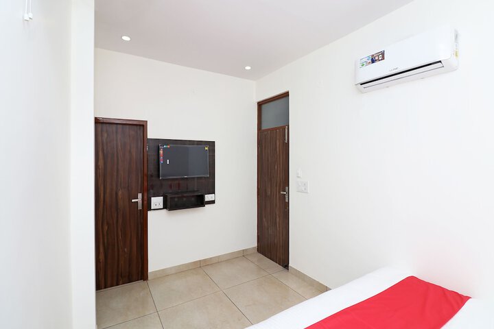 Room 14 of 23