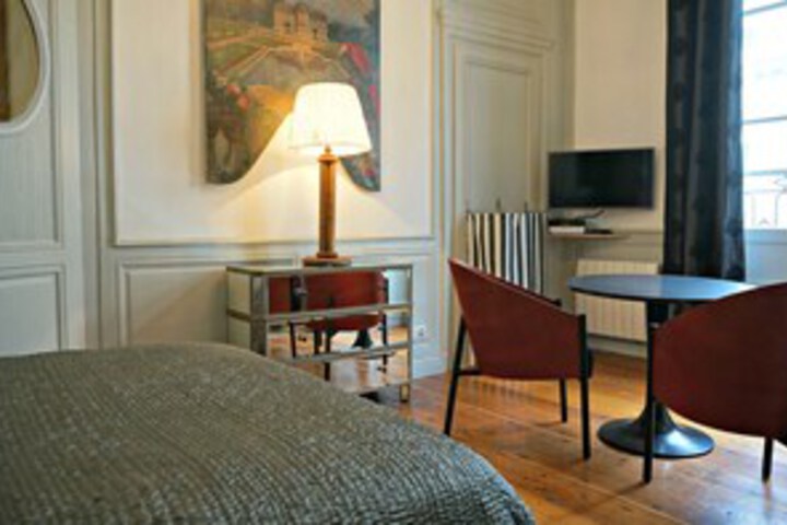 Room 4 of 15