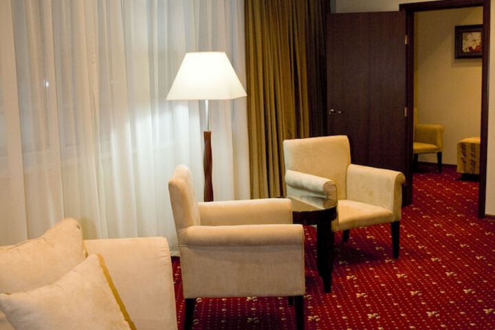Room 16 of 47