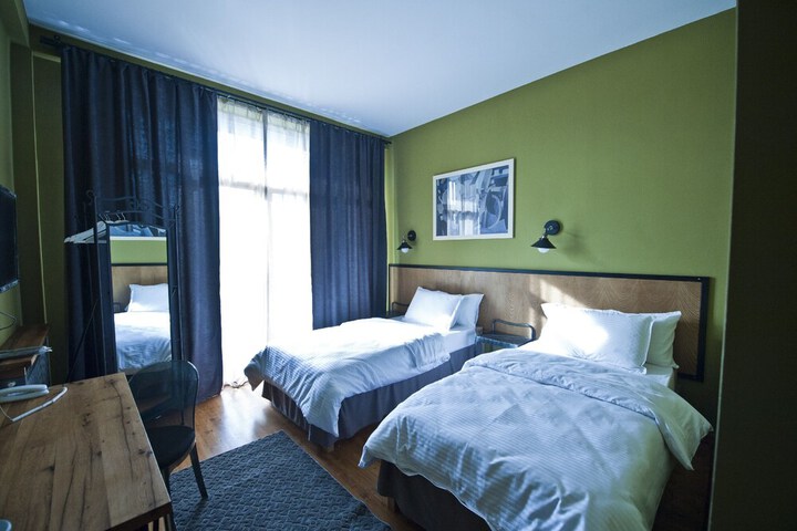 Room 6 of 52