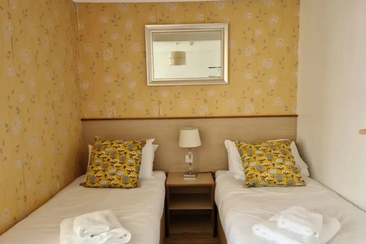 Room 7 of 15