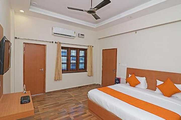 Room 5 of 18