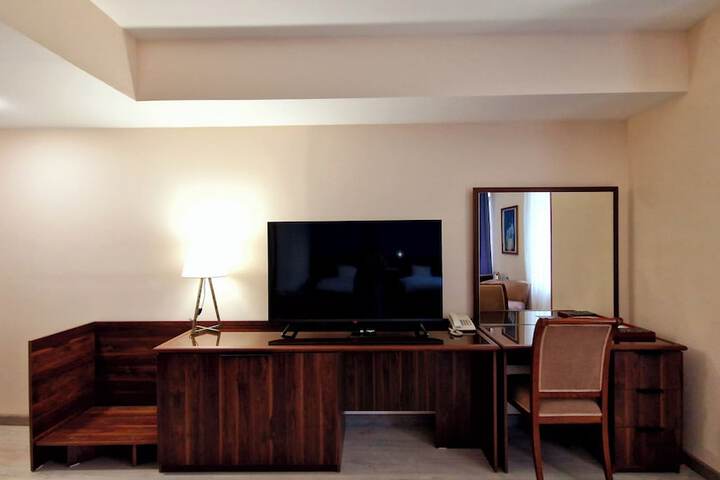 Room 30 of 76