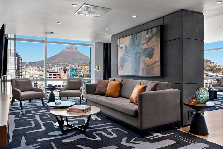 Lounge 89 of 143