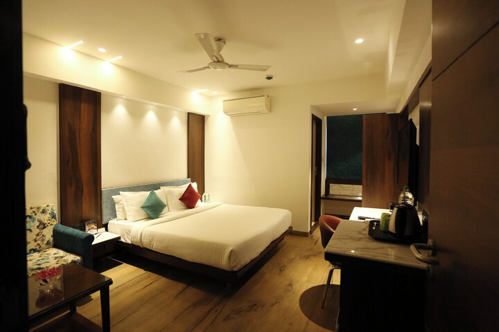 Room 8 of 31