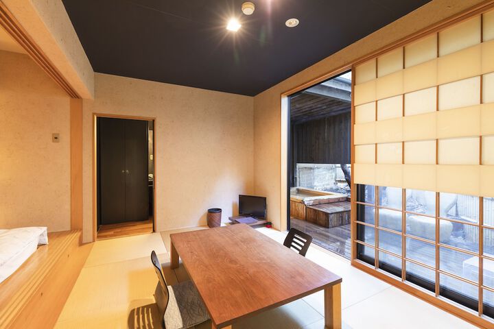 Room 22 of 50