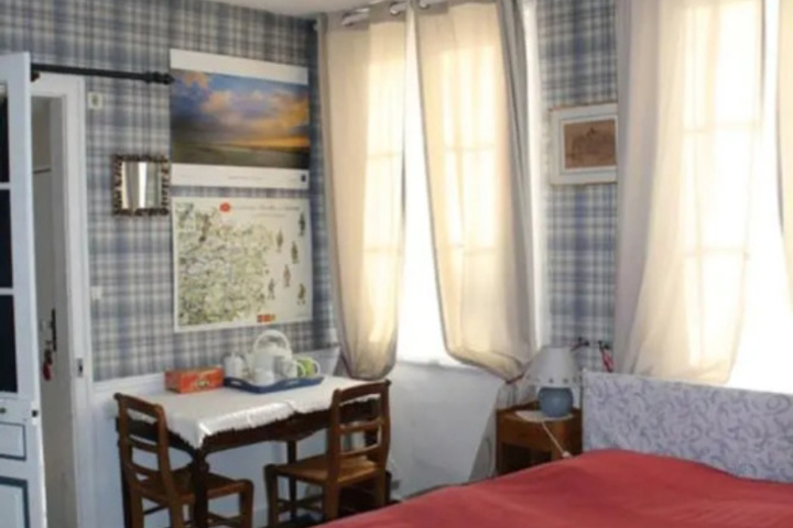 Room 9 of 25