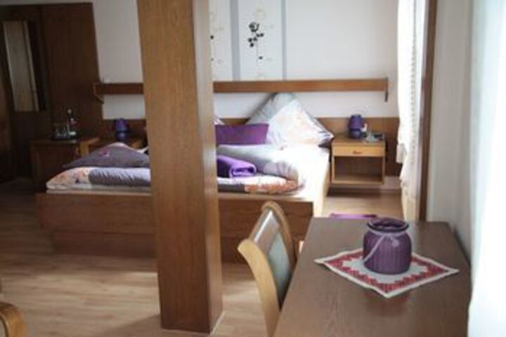 Room 9 of 35