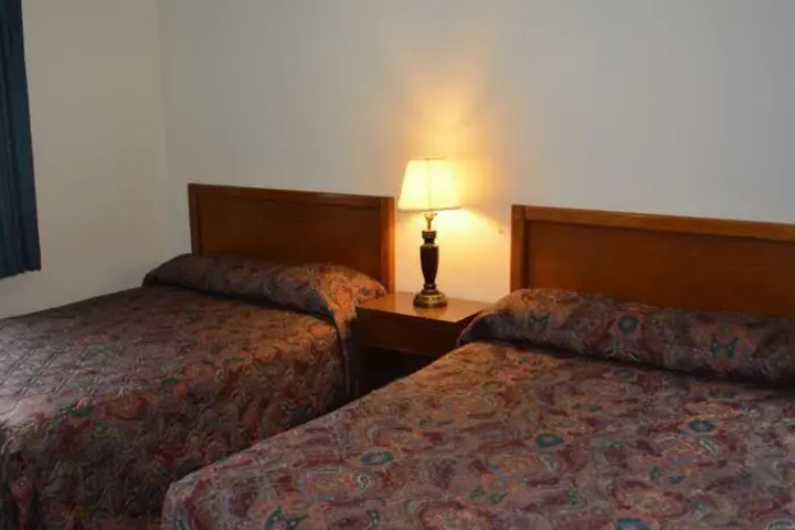 Room 9 of 10