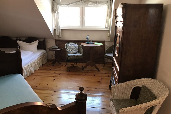 Room 16 of 101