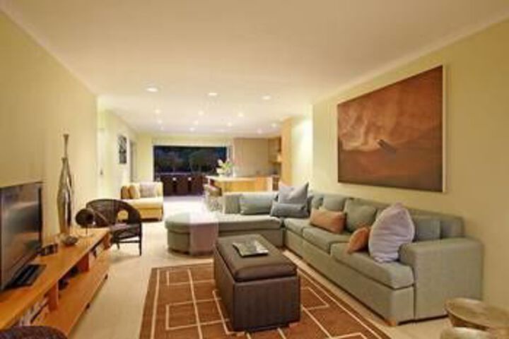 Room 4 of 7