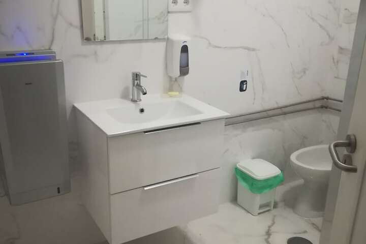 Room 12 of 29