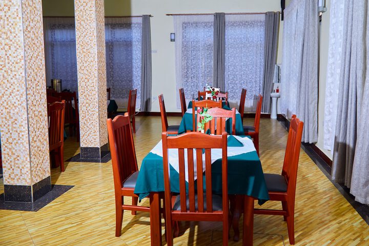 Dining 23 of 31