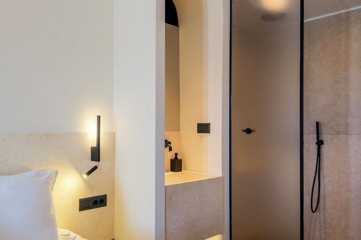 Room 51 of 56