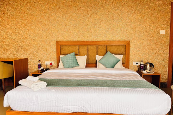 Room 5 of 36