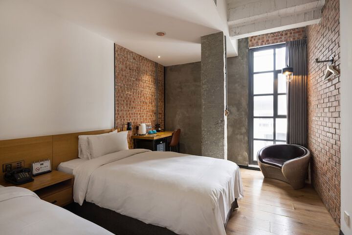 Room 85 of 151