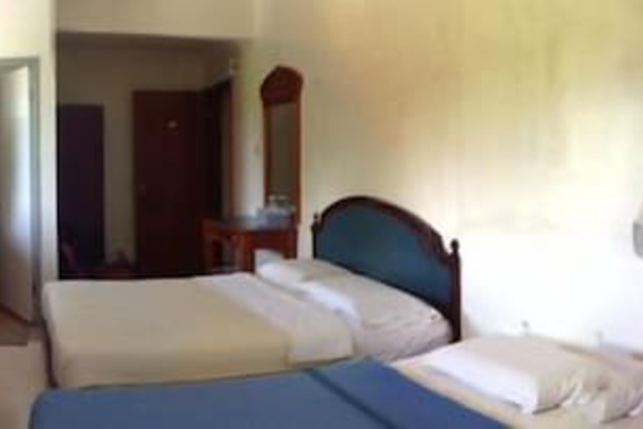 Room 15 of 32