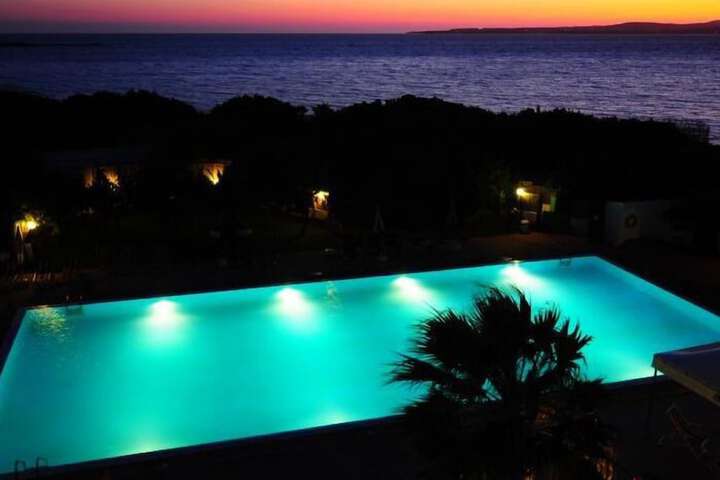 Hotel with Pool