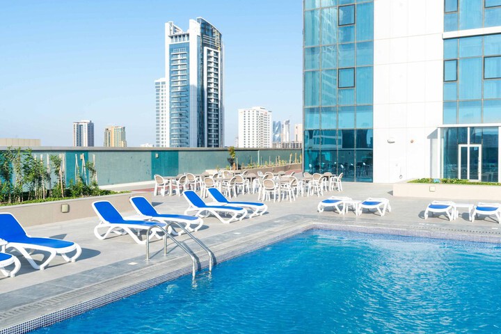 Pool 47 of 103