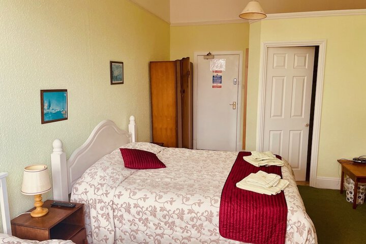 Room 3 of 12