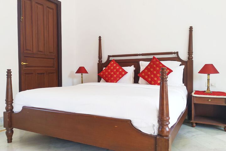 Room 8 of 72