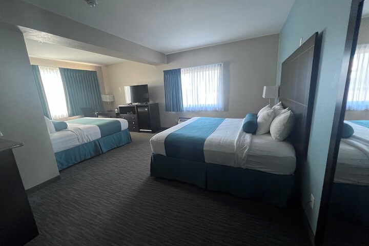 2 King Beds Accessible (3 of 29)