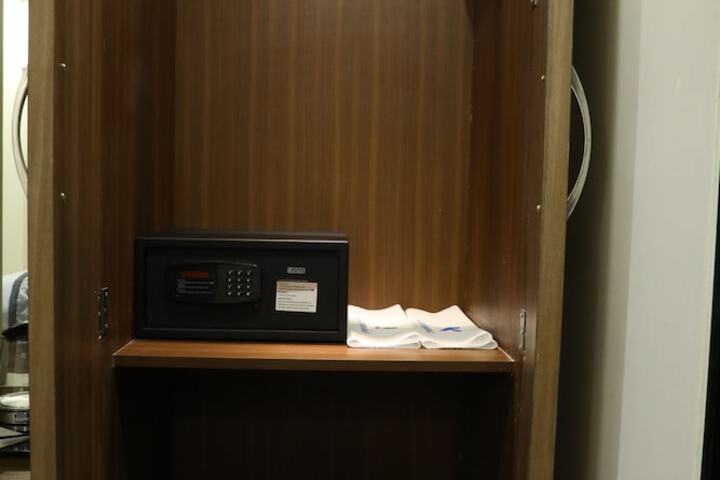 Room 12 of 52