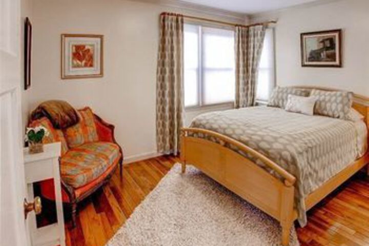 Room 7 of 27