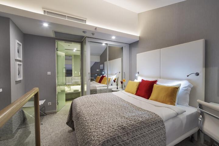 Room 25 of 303
