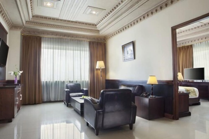 Room 30 of 73