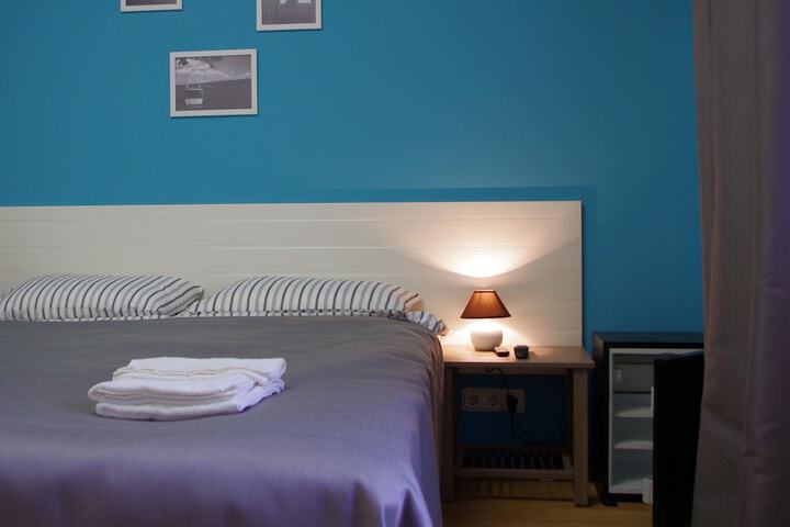 Room 9 of 25