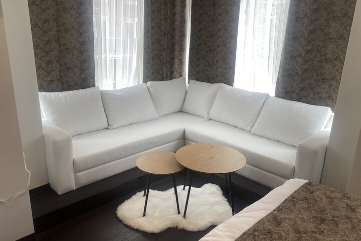 Room 30 of 46