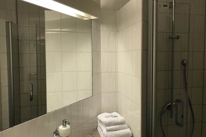Room 12 of 23