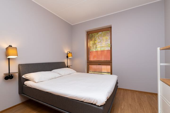 Room 2 of 60