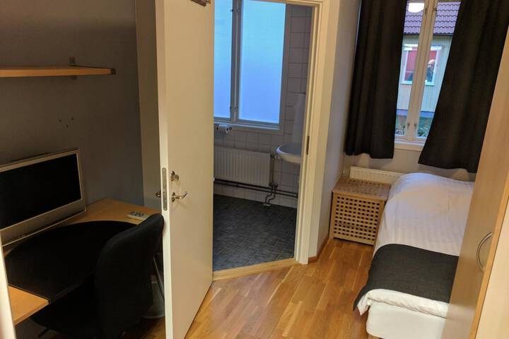 Room 5 of 35