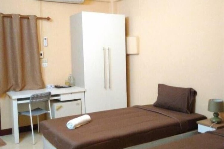 Room 14 of 25