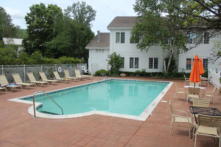 Pool 20 of 37