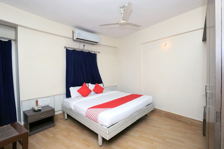 Room 8 of 19