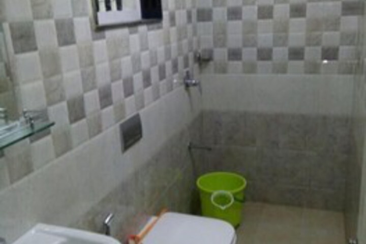 Room 6 of 49