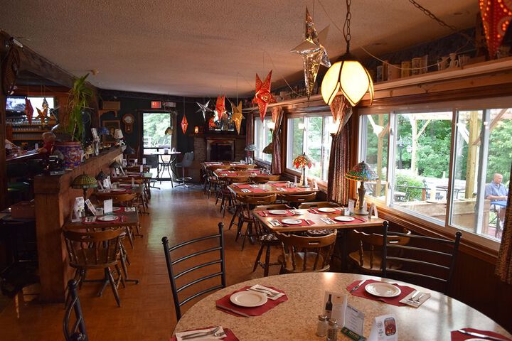 Dining 91 of 128