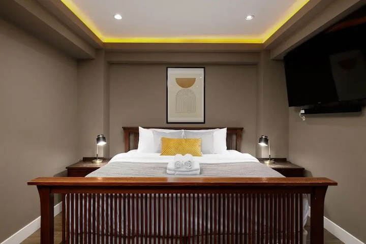 Room 3 of 15