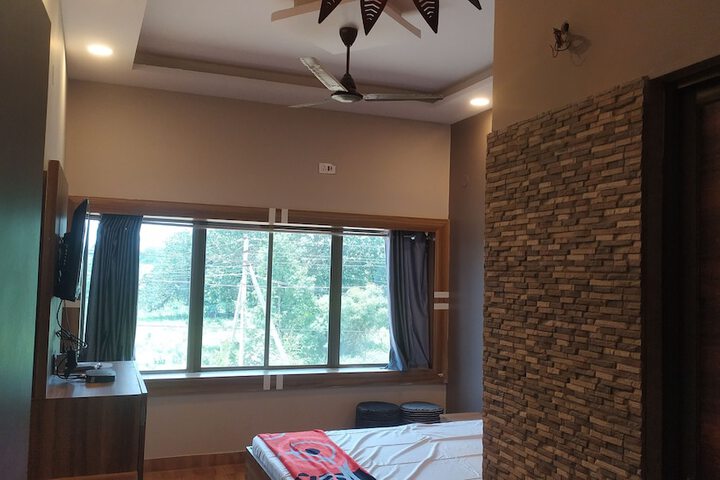 Room 5 of 28