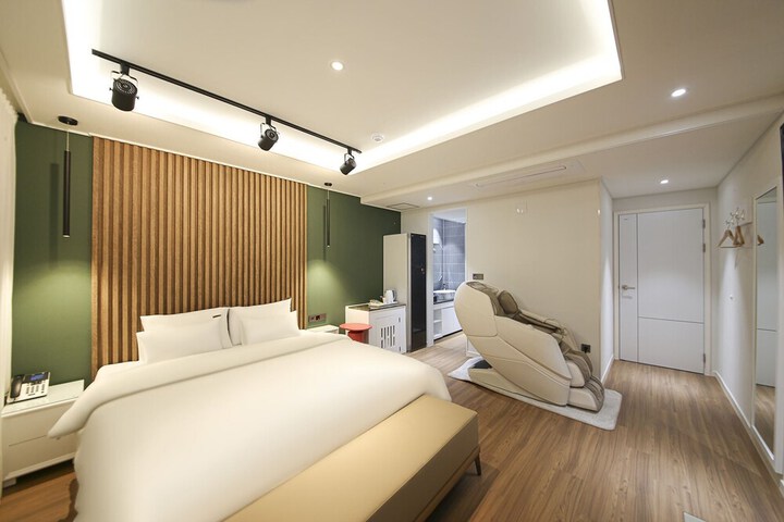 Room 7 of 39