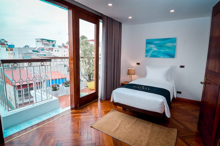 Room 4 of 91