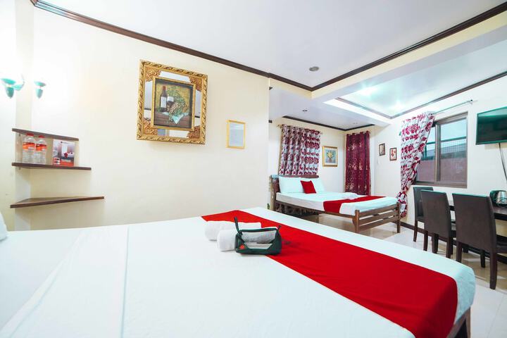 Room 6 of 12
