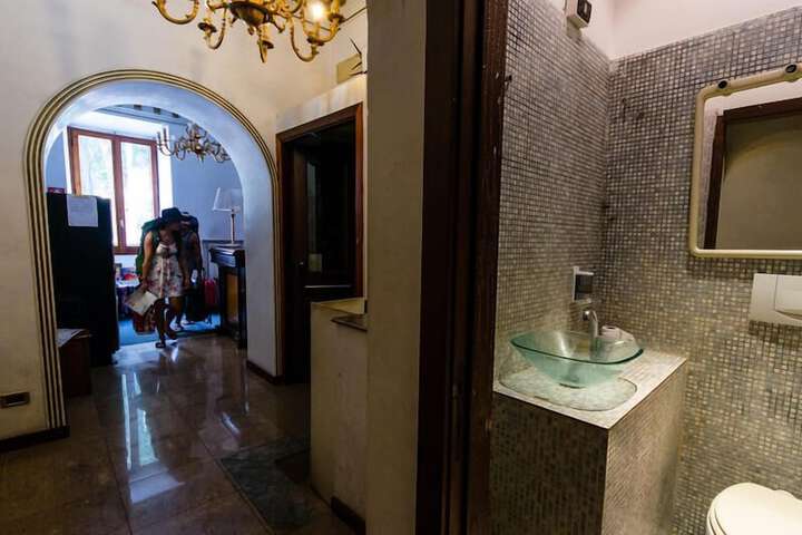 Entrance & Lobby