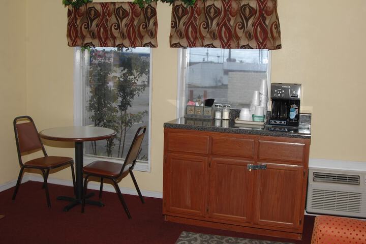 Breakfast/Coffee Service 23 of 43