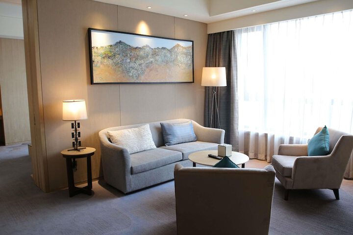 Room 10 of 86